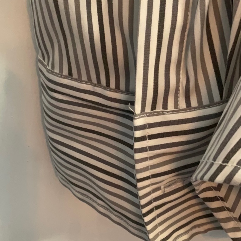 Venezia Jeans Gray and White striped dress shirt - Picture 4 of 4